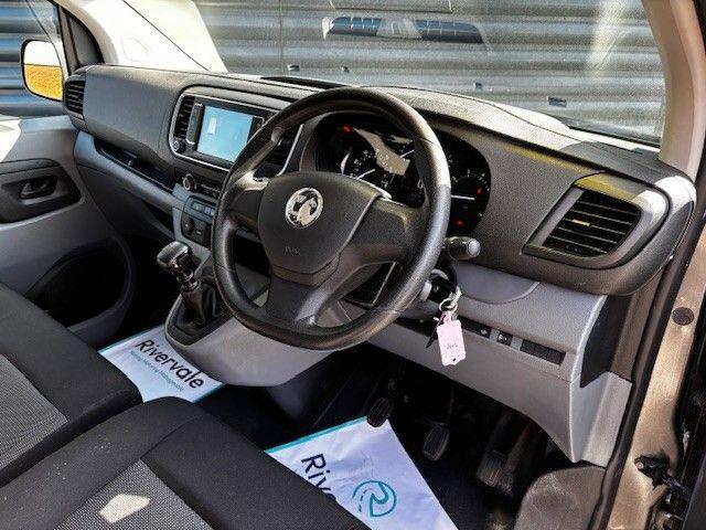Vauxhall Vivaro image 12
